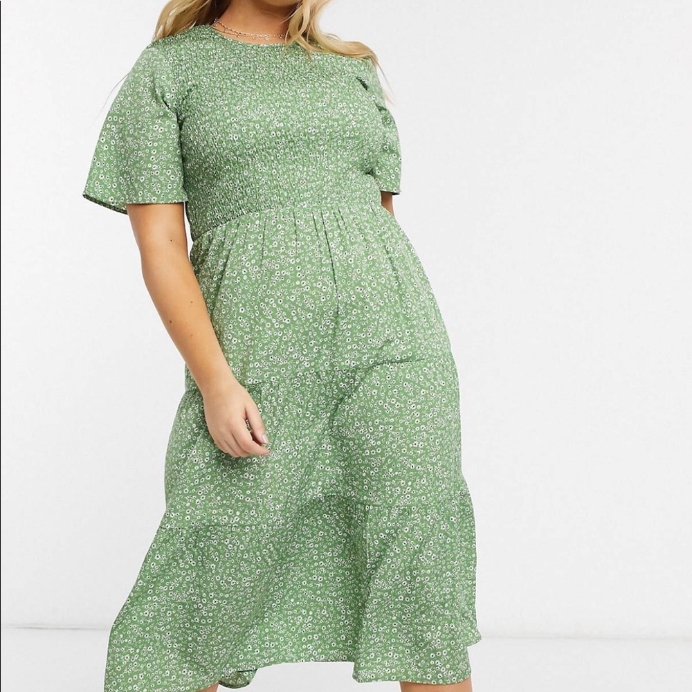 NWT CURVE MIDI DRESS IN GREEN FLORAL